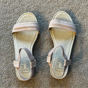 Naturalizer Sanya Slip on Sandals in dusty rose